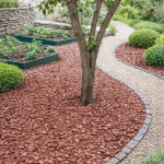 Какой слой мульчи и щепы делать для клумб, деревьев и дорожекРазбираем, какой слой мульчи и декоративной щепы лучше делать для клумб, деревьев, кустарников, дорожек и декоративных зон на участке. - Деревянные погонажные изделия, интернет-магазин "Лесная лавка",  Екатеринбург